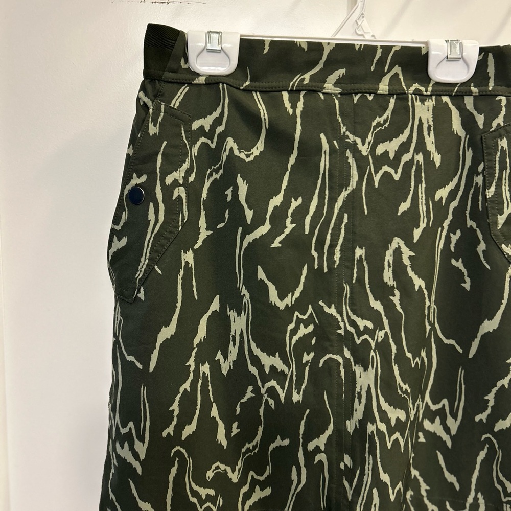 Like New Athleta Vienna Cargo Skort in Voyage Eucalyptus Olive Green - Picture 5 of 9